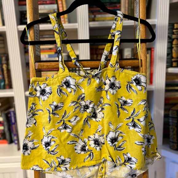 Banana Republic Linen-Blend Twisted Halter Top in Yellow Floral - Picture 6 of 9